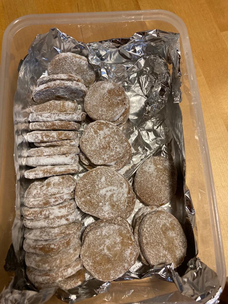 Máslová kolečka s rumem a skořicí