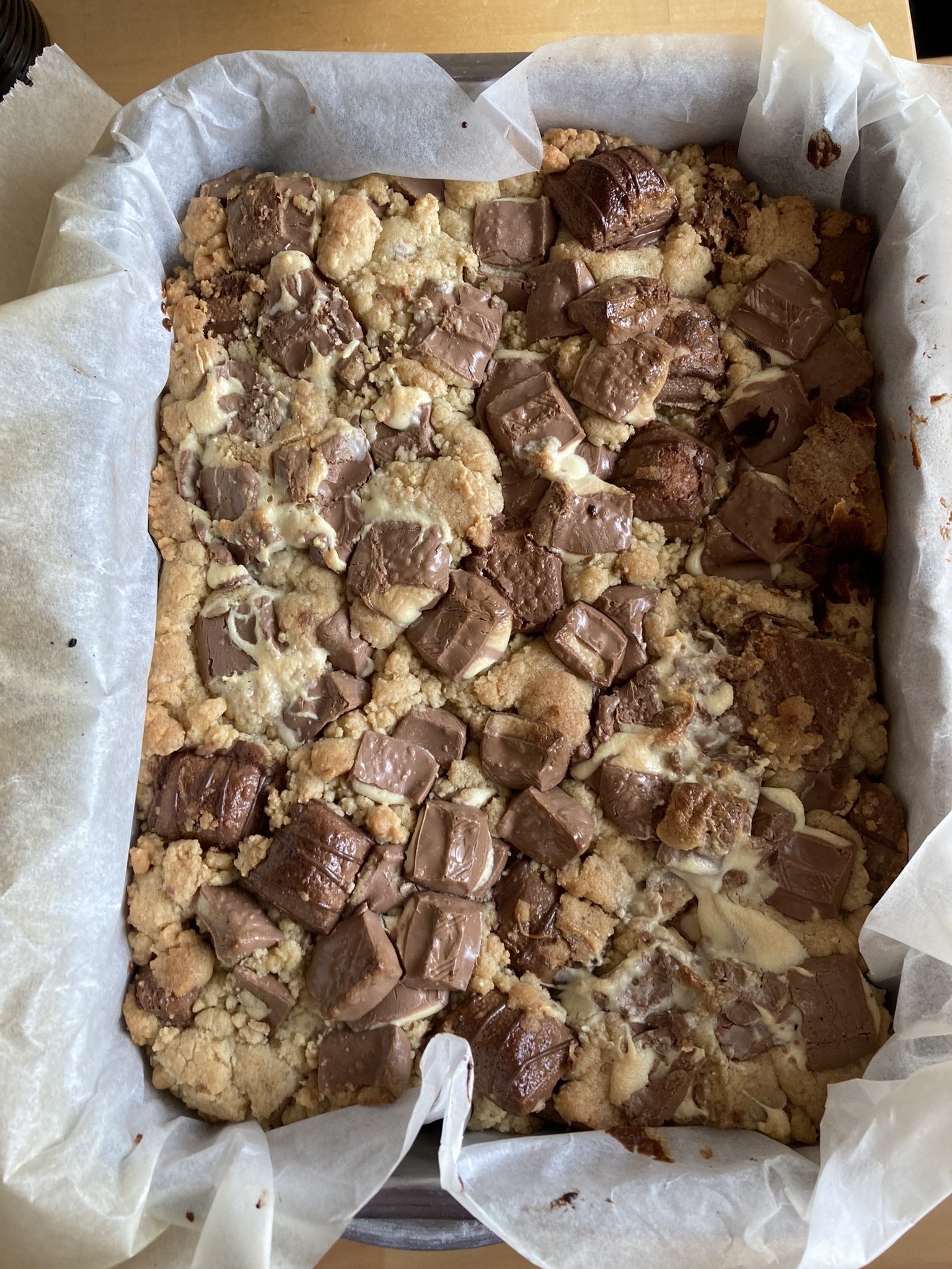 Kinder Bueno cookie bars