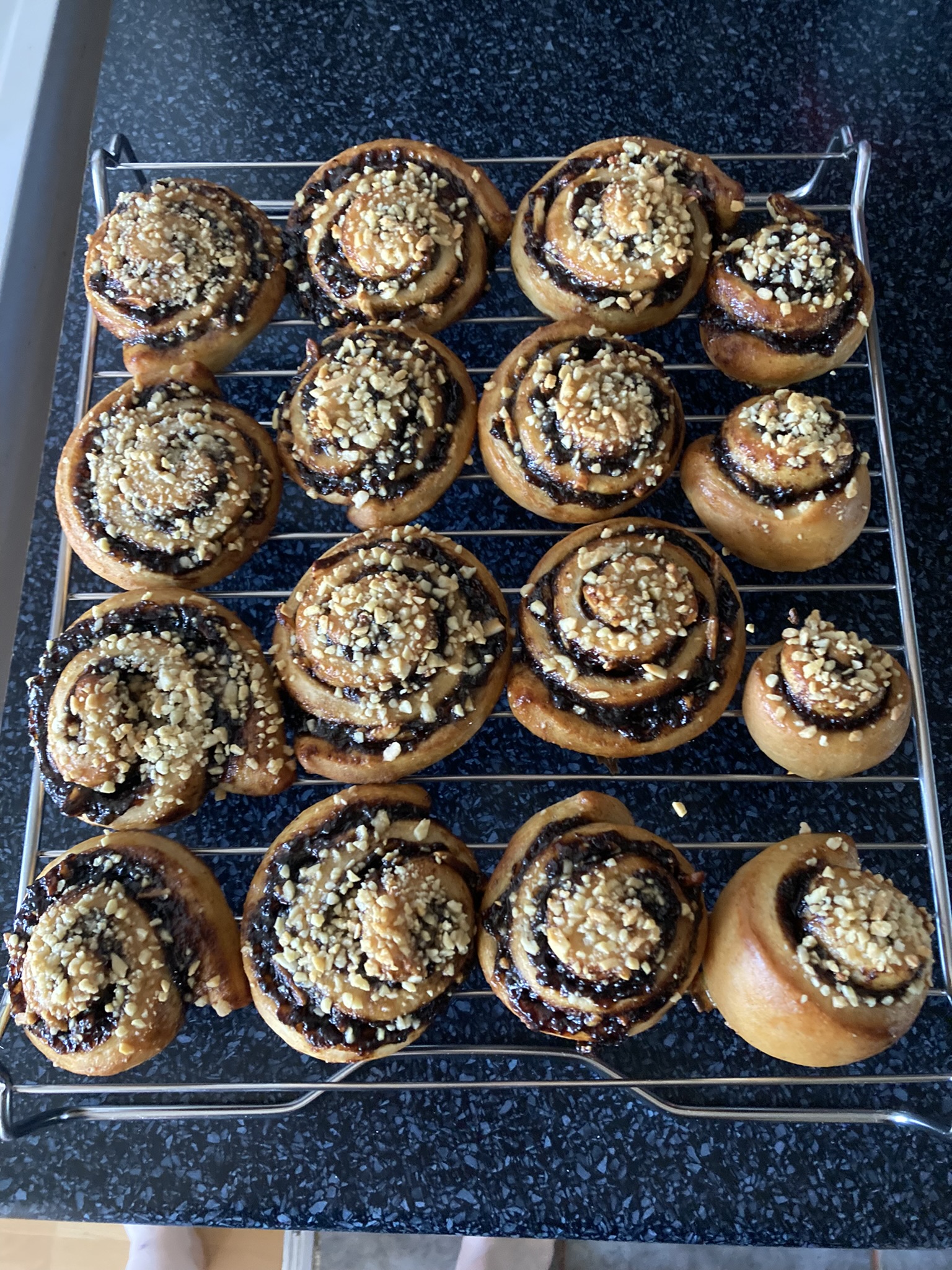 Povidlové šneky se skořicí a ořechy