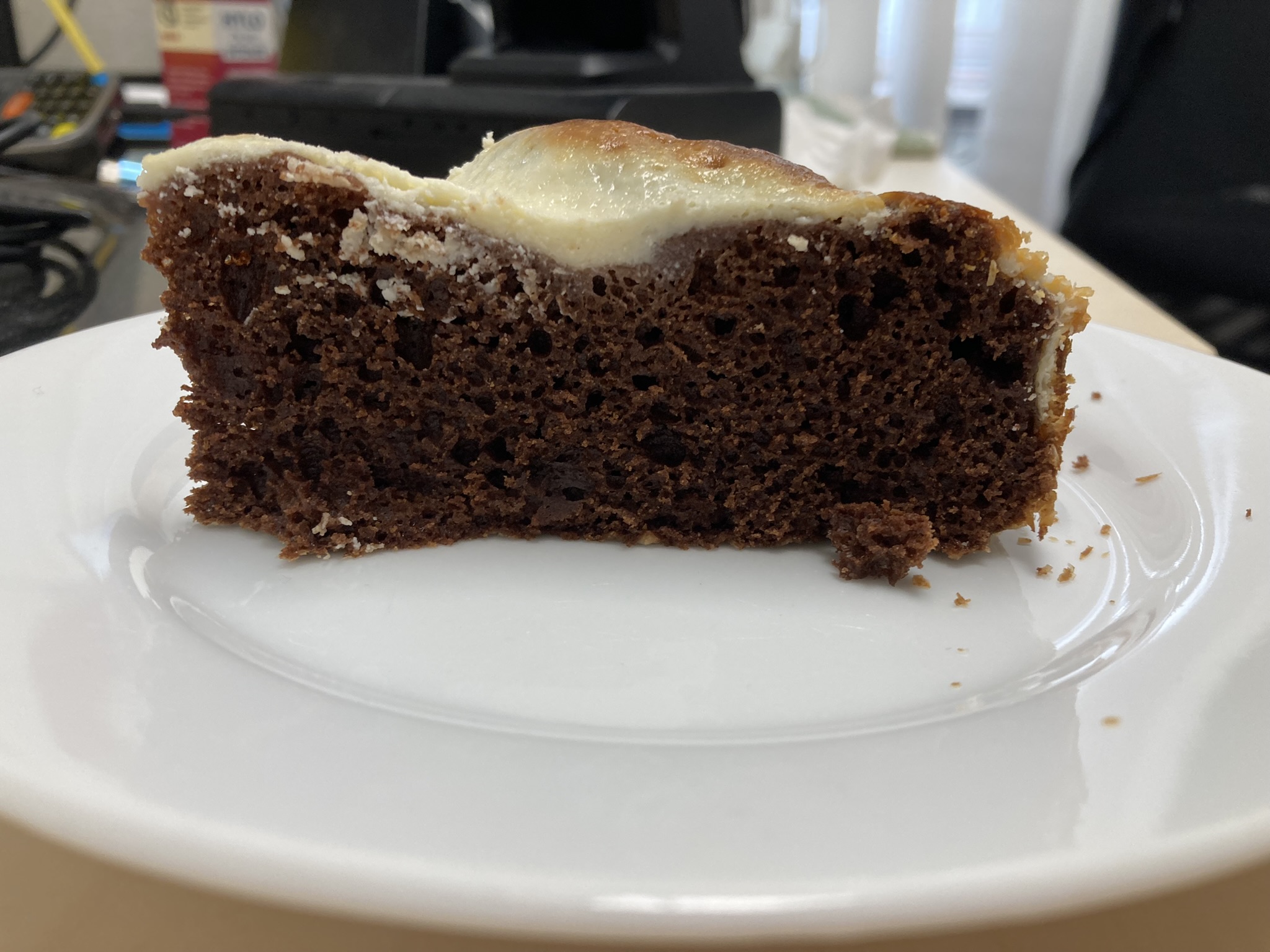 Prošívaný kakaový koláč s tvarohem