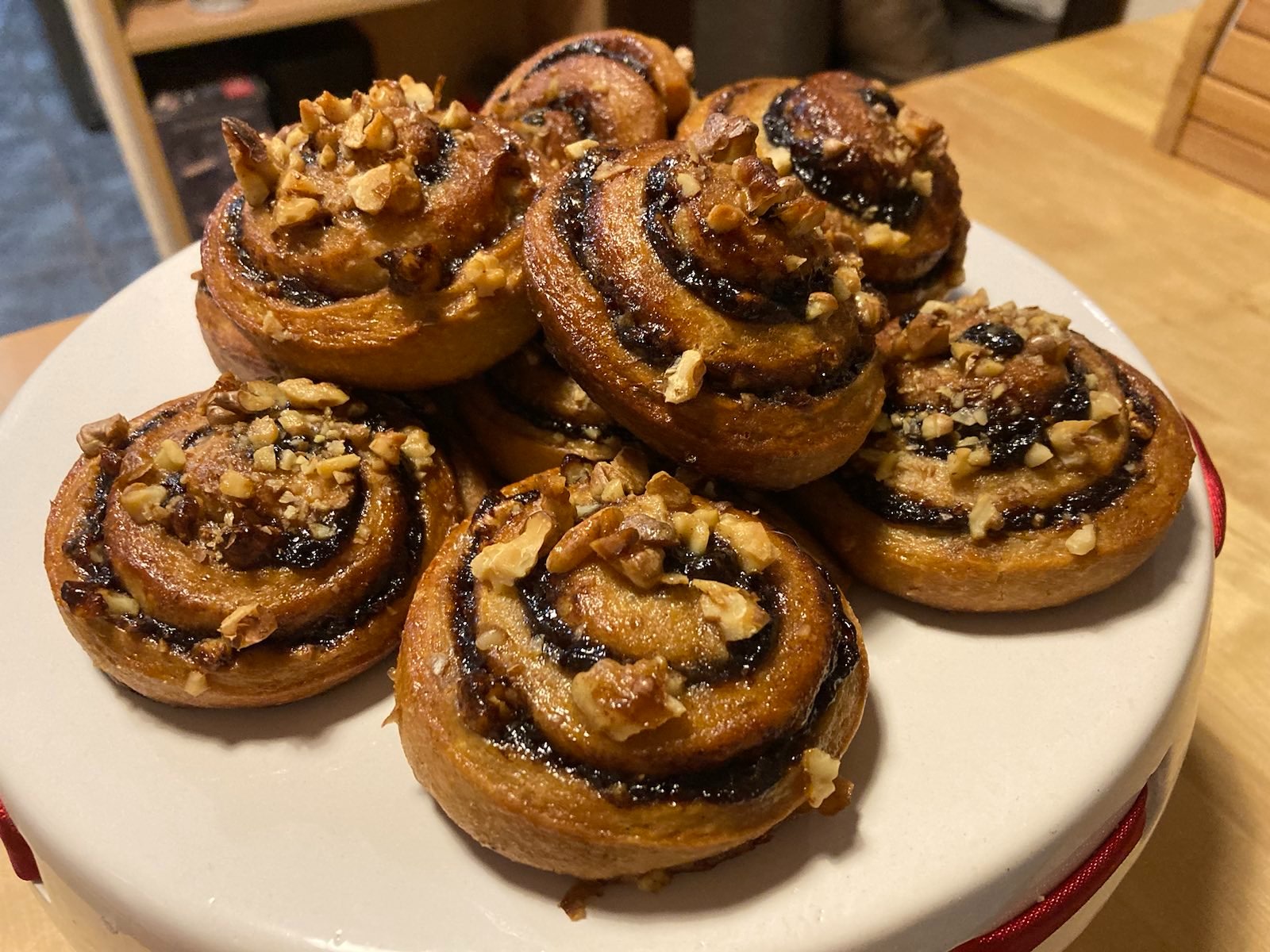 Povidlové šneky se skořicí a ořechy